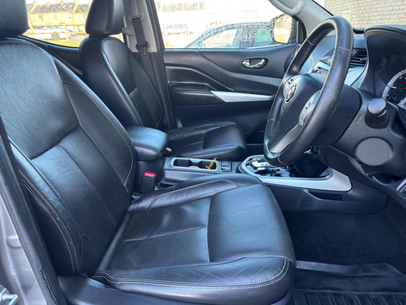 NISSAN NAVARA