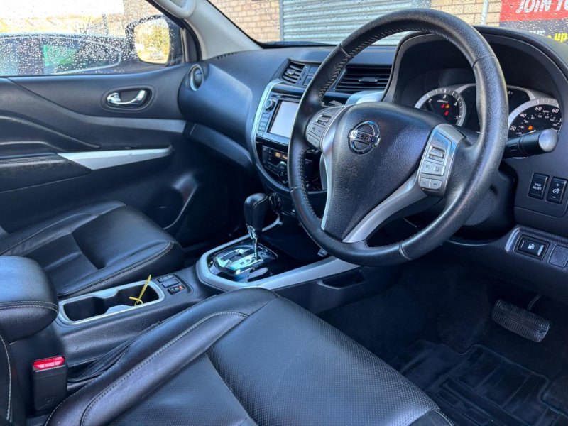 NISSAN NAVARA