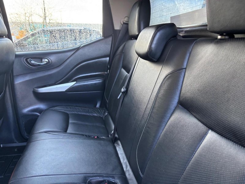 NISSAN NAVARA