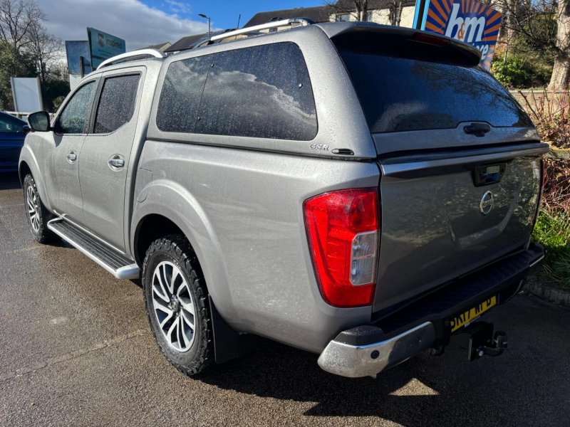 NISSAN NAVARA