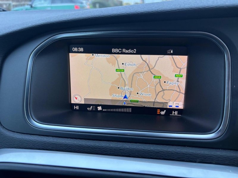 VOLVO V40