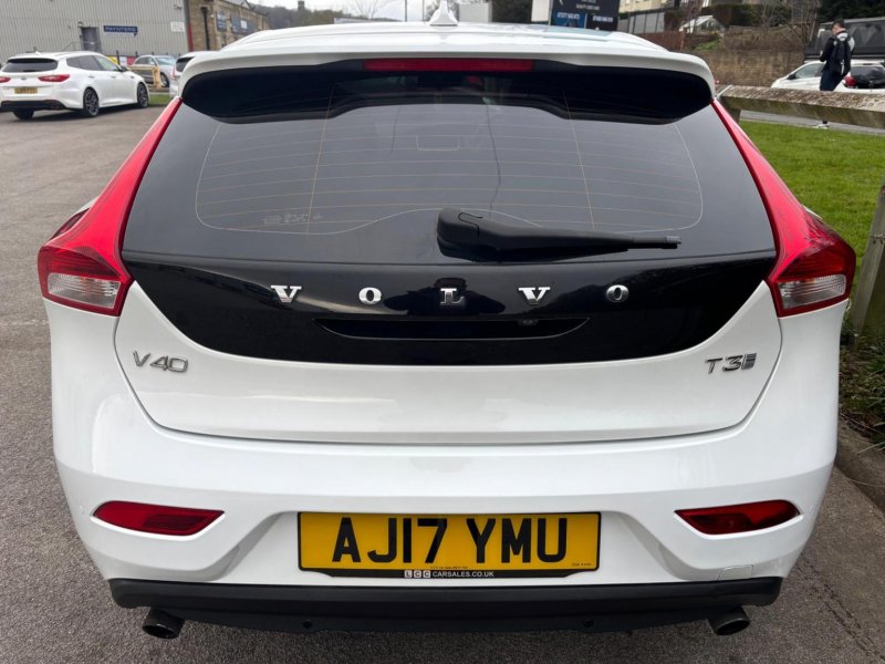 VOLVO V40