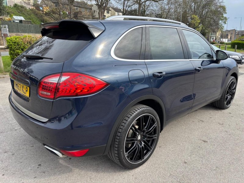 PORSCHE CAYENNE