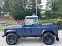 LAND ROVER DEFENDER 90